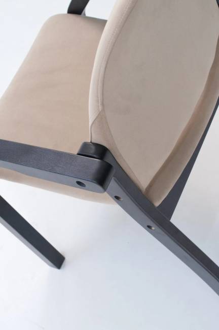 Стул-кресло Джуно 2.0 чёрный/бежевый Стул-кресло Джуно 2.0 чёрный/бежевый