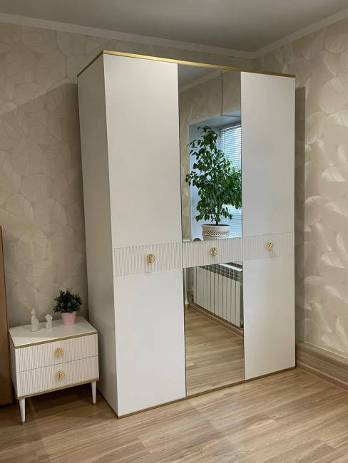 Шкаф 3-х створчатый Далли