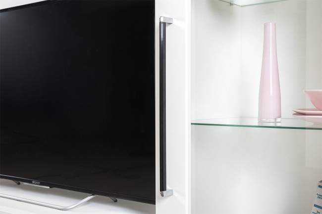 Две тумбы для аппаратуры и шкаф с тремя дверками стекло Валенсия цвет белый шагрень